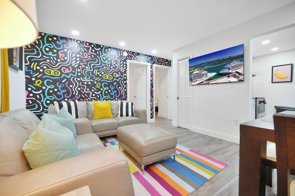 Фото Artful Oasis BBQ Patio Vibes Wynwood