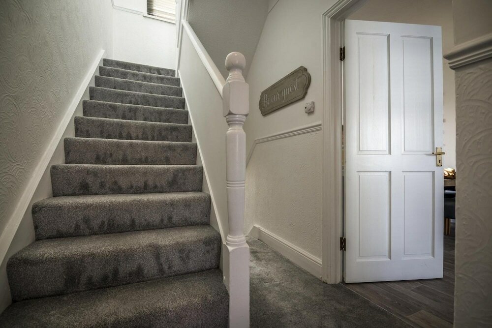 Фото Ivydene - 3 Bedroom Holiday Home - Tenby