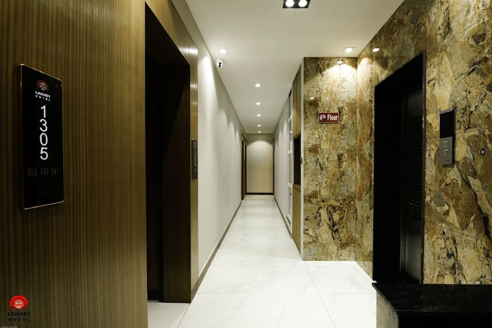 Фото Lakhey Hotel