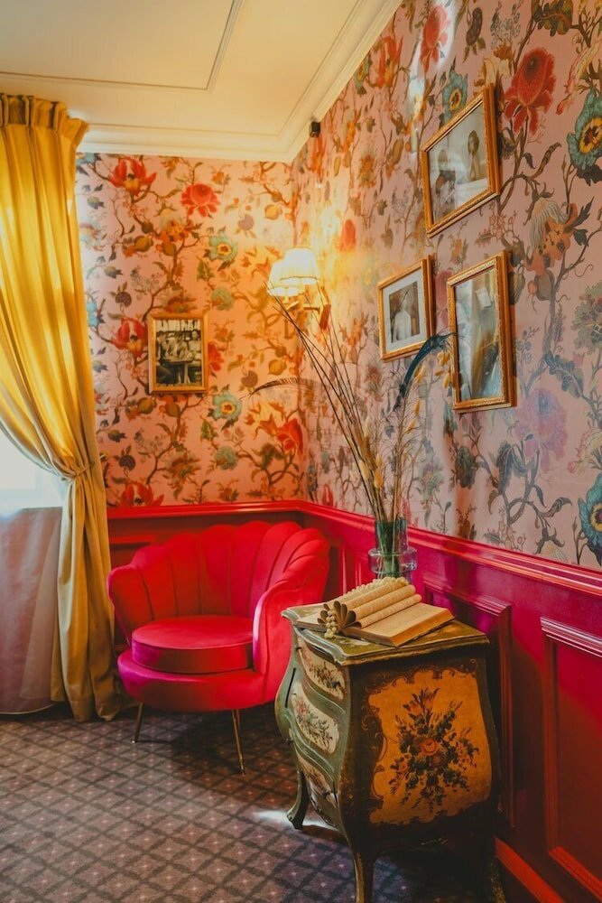 Фото Hotel Charmante