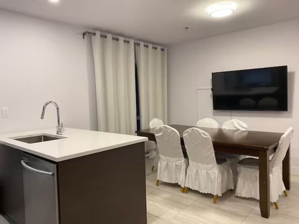 Фото 2001 AV. Beaconsfield