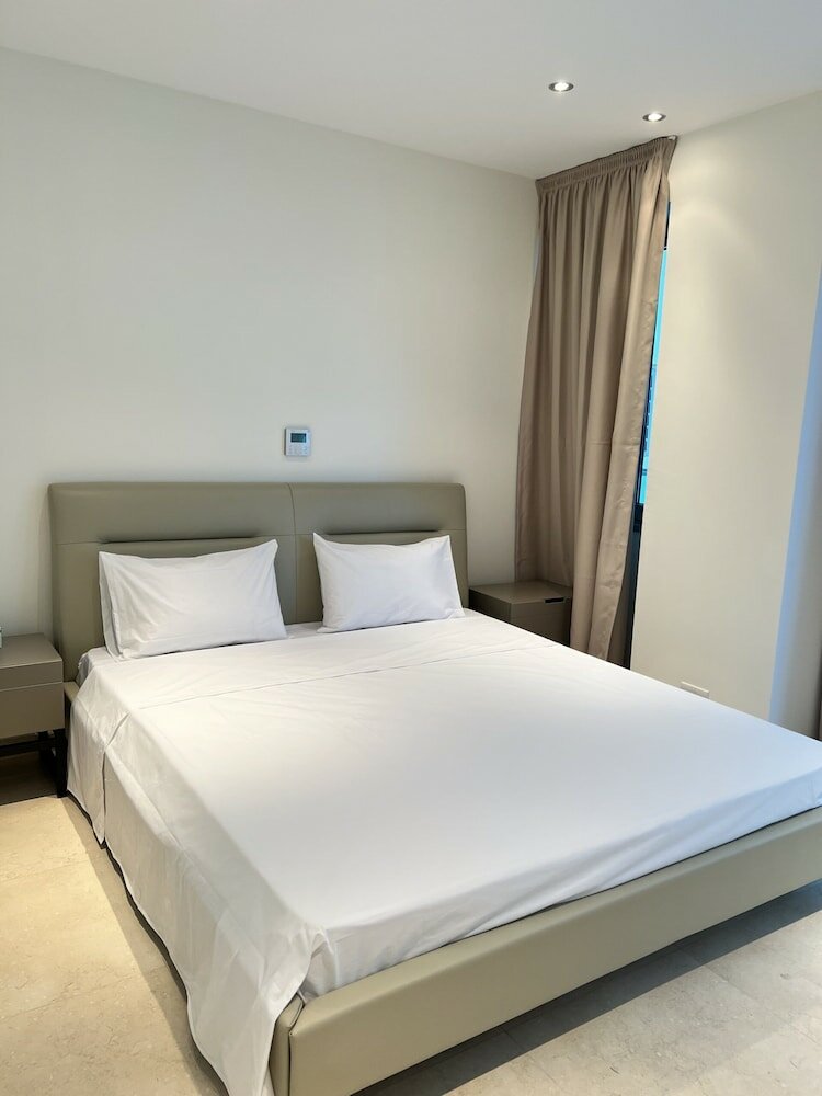 Фото Aphrodite Plaza