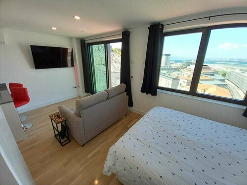 Гостиница Stunning 1-bed Luxury Studio in Gibraltar в Гибралтаре