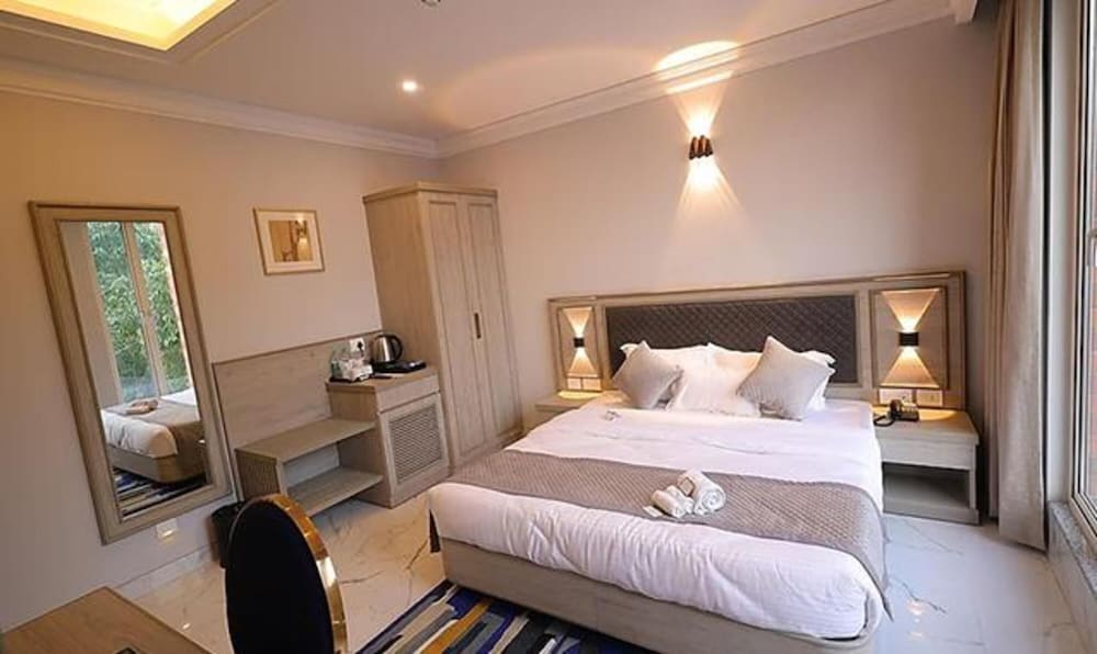 Фото Fabhotel Prime Hampton by Ic'S