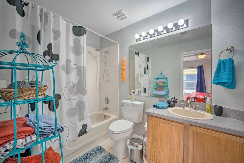 Фото Bright Kissimmee Getaway ~ 8 Mi to Disney!