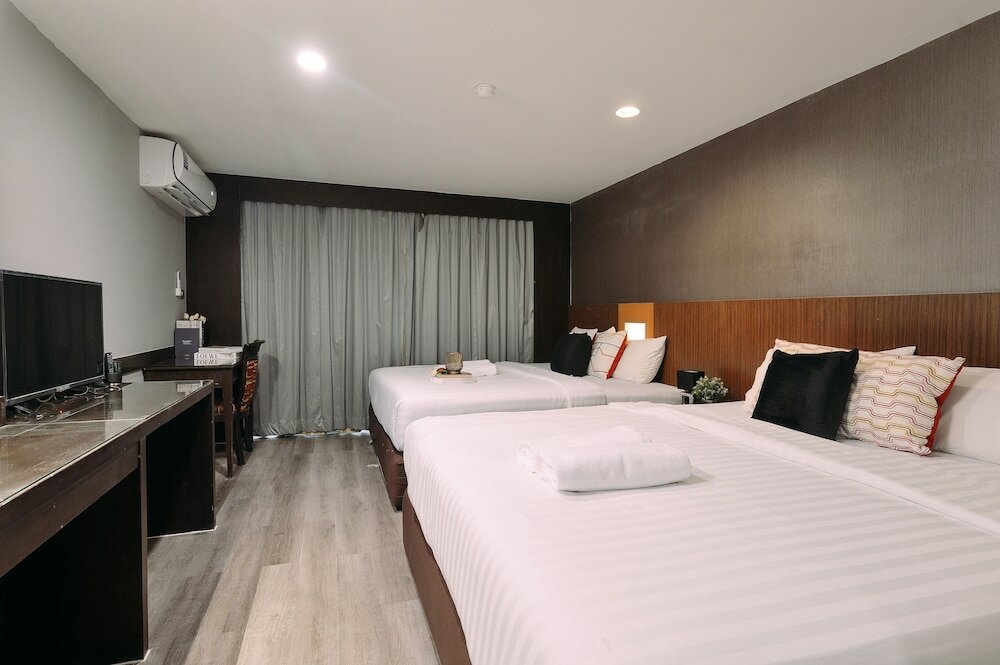 Фото Tori Crown Hotel