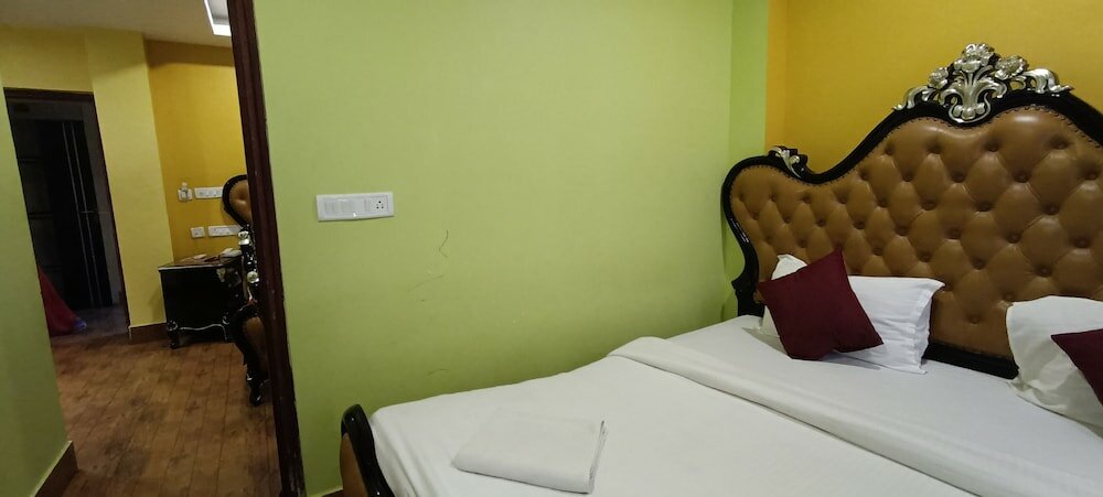 Фото N k Grand Days hotel