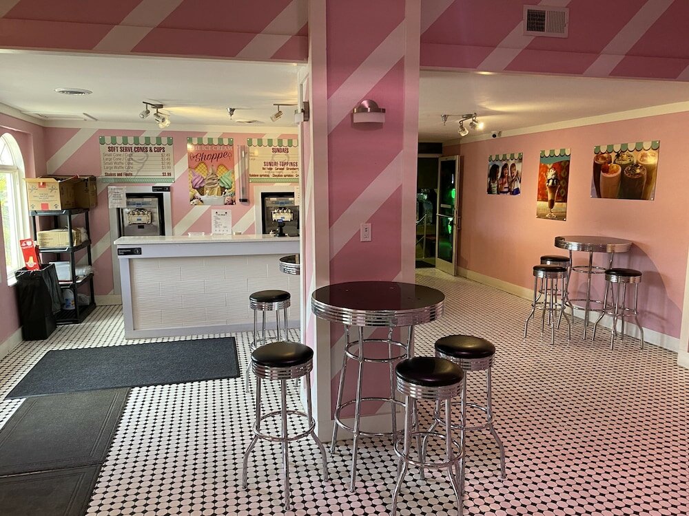 Фото The Regal Hideaway