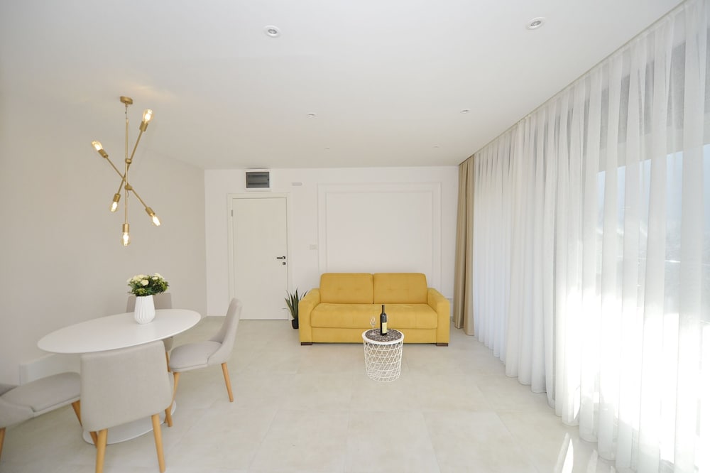 Фото Solaris Lux Apartments