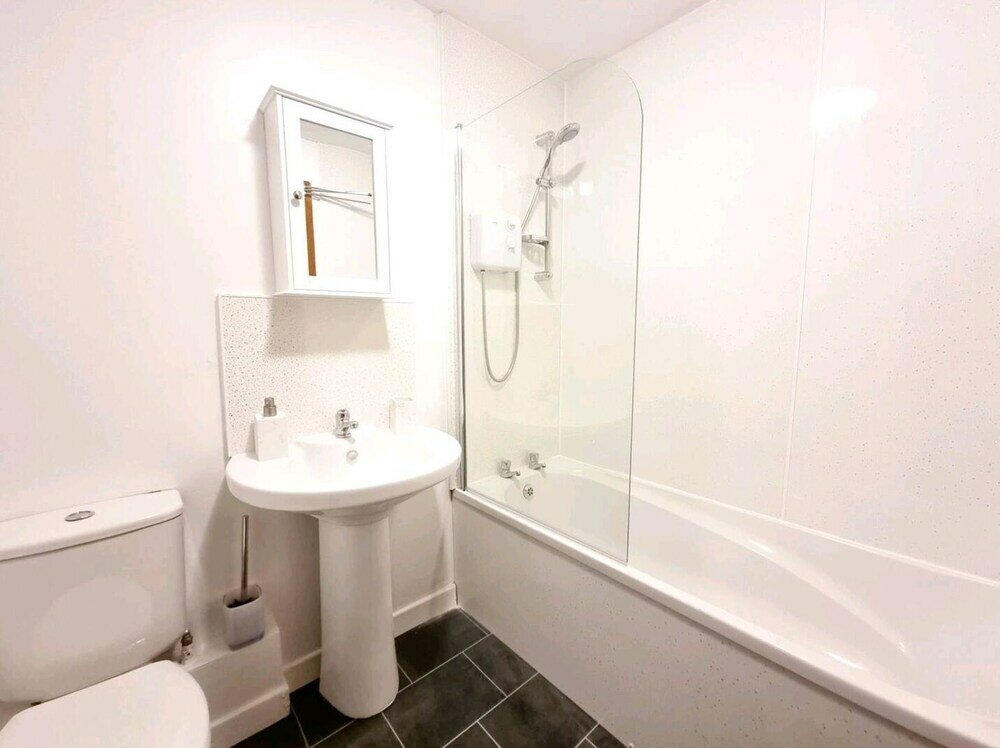 Фото Lovely 2 bed with free parking