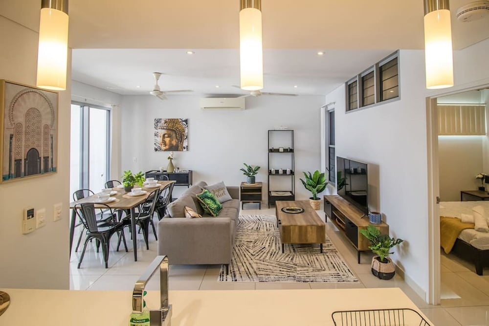 Фото Zen Central Cbd - 3 Bedroom Apartment