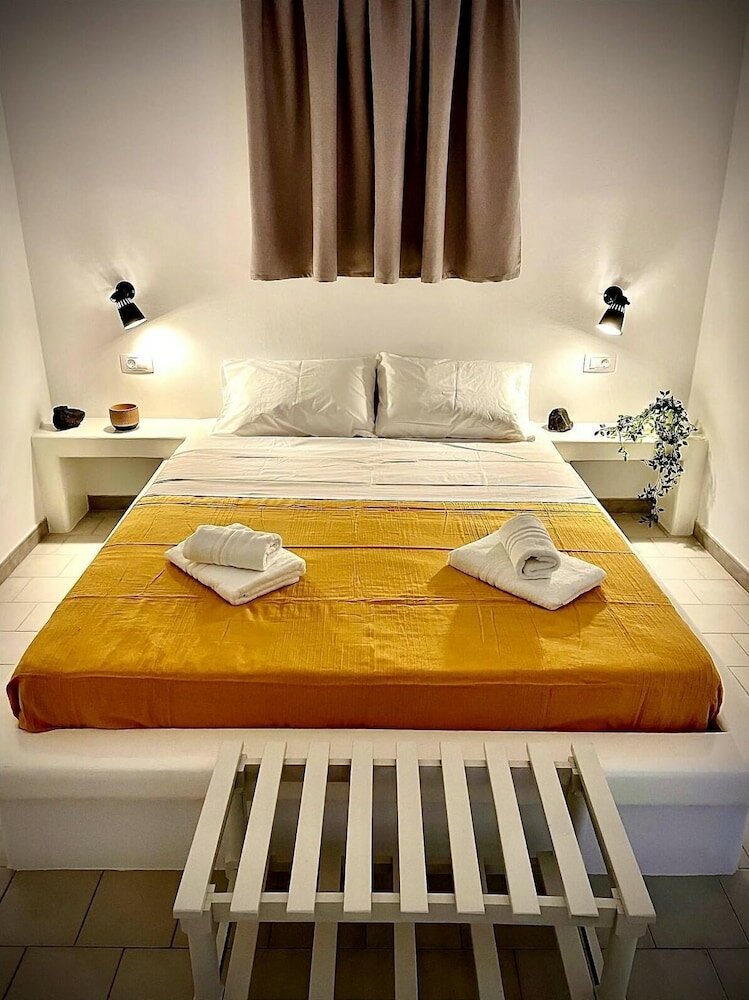 Фото Sabbia Apartments 100m from PerissaBeach