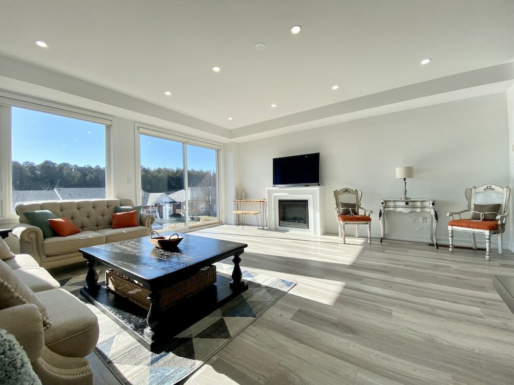 Фото Luxurious Waterfront Residence