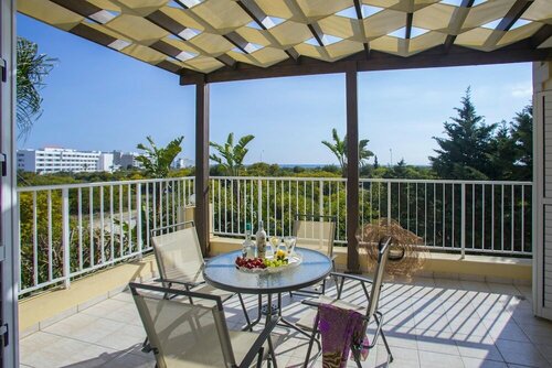 Гостиница Ayia Napa Tropical Beach Villa в Айя-Напе