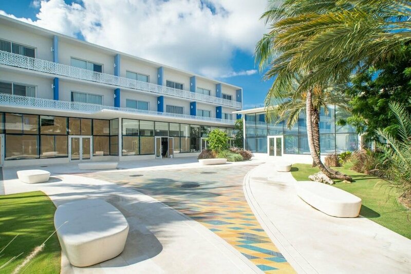 Гостиница The Grove 1br Apt w Rooftop Pool Onsite Amenities