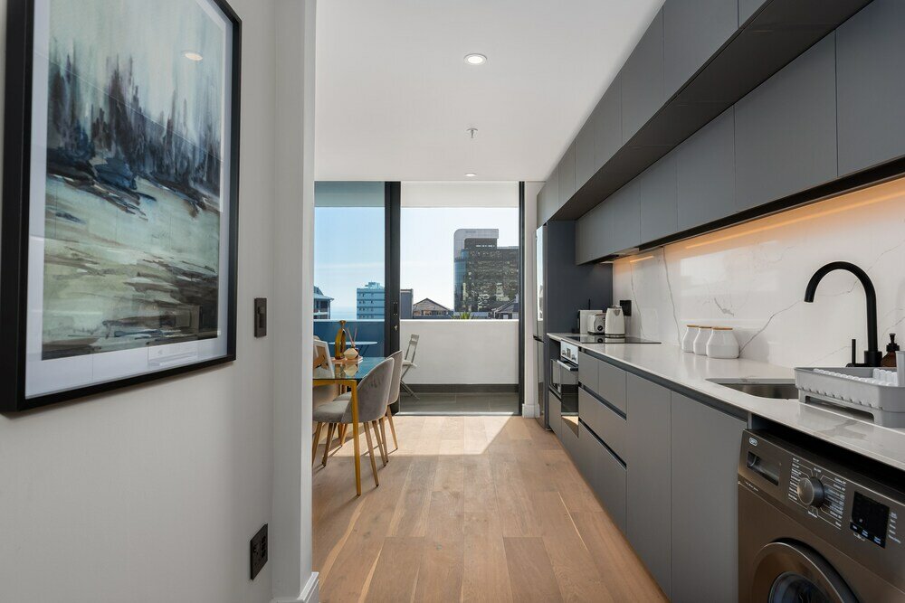 Фото The Avant 303