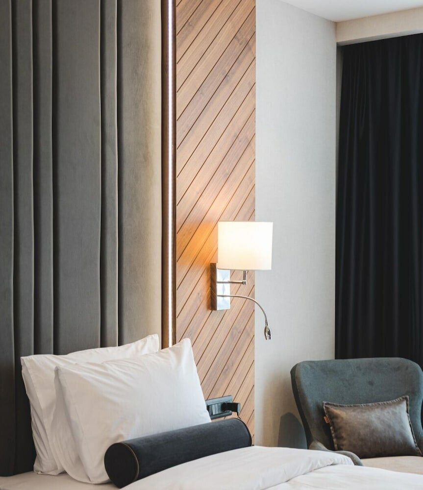 Фото Bristol Hotel