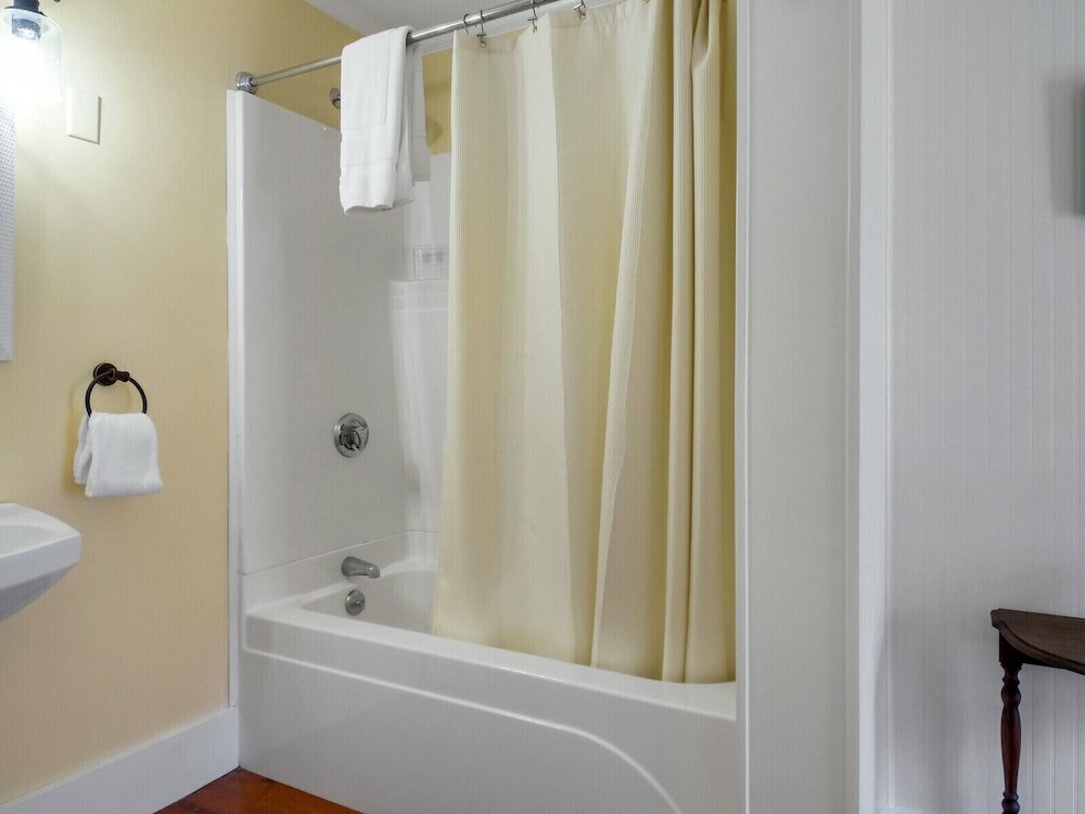 Фото The Thistle Inn