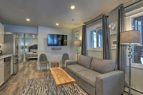 Гостиница Modern Anchorage Getaway, Steps From Coastal Trail в Анкоридже