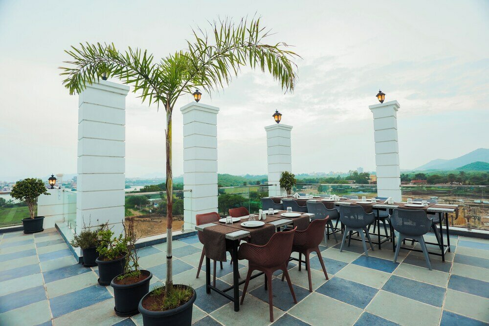 Фото Lake View Hotel Revaas