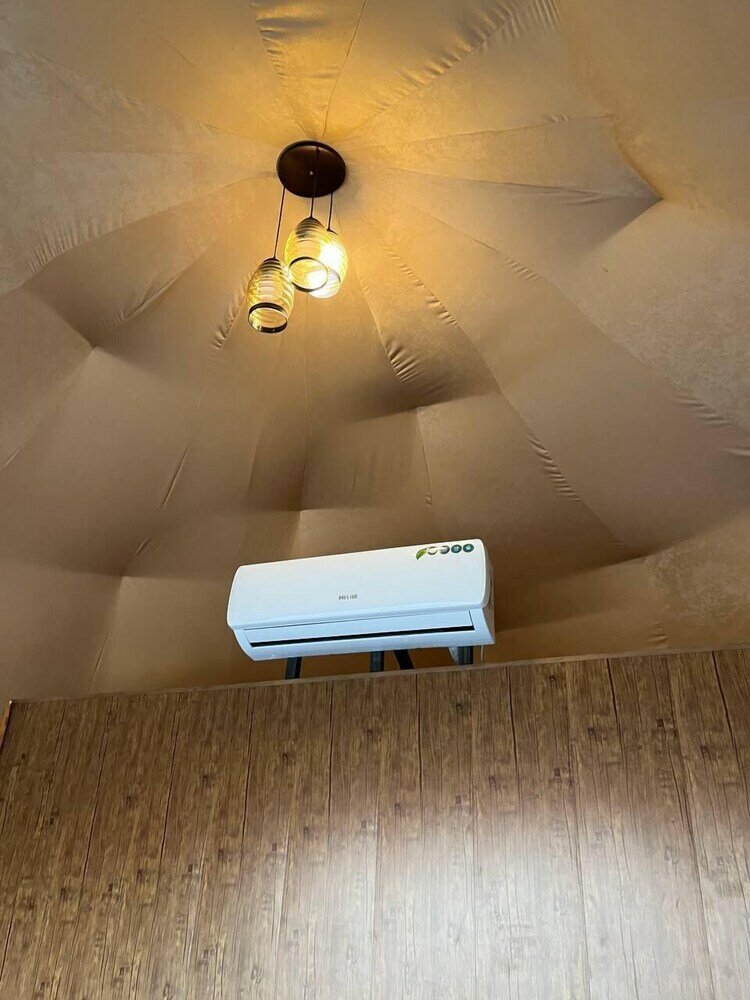 Фото Wild Oryx Camp Bubbles