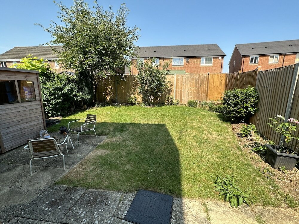 Фото Infinity Guest House Wiltshire Crescent