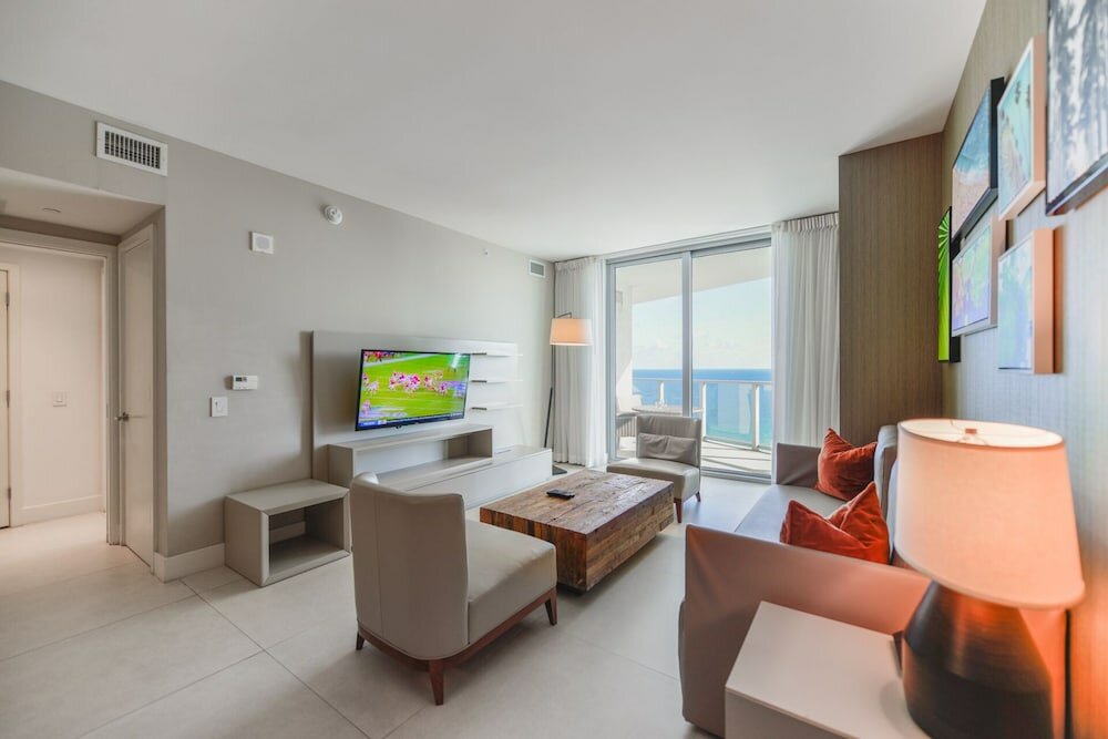 Фото Lux Condo at Hollywood Beach