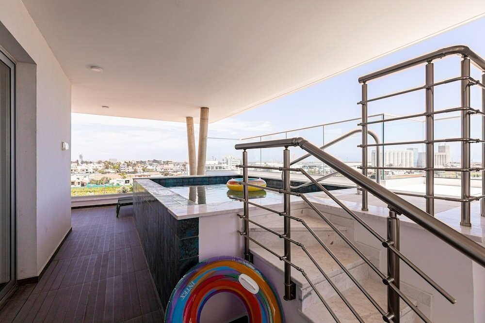 Фото YAMAS Urban Living Platinum 77 Pool Penthouse Sun