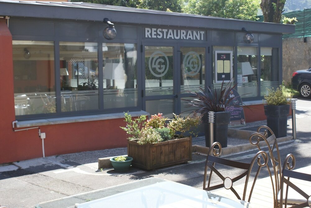 Фото Zenitude Hôtel - Résidences Les Jardins de Lourdes