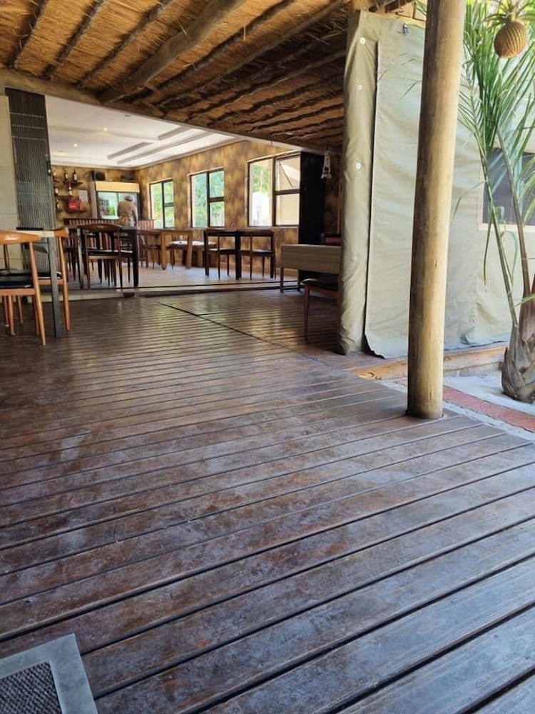 Фото Makgovango Luxury Inn