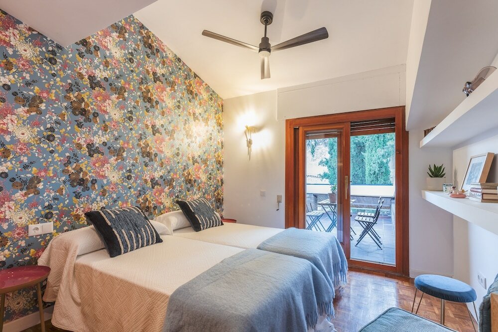 Фото 6 Bd Villa With Swimming Pool Close to City Center - Casa del Cadí