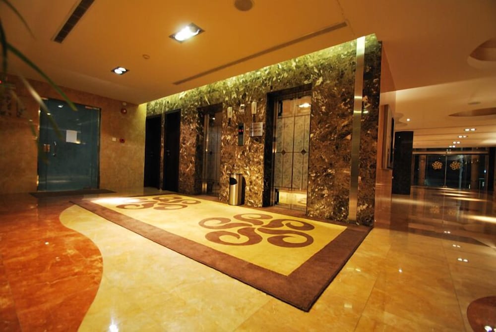 Фото Peninsula Suites