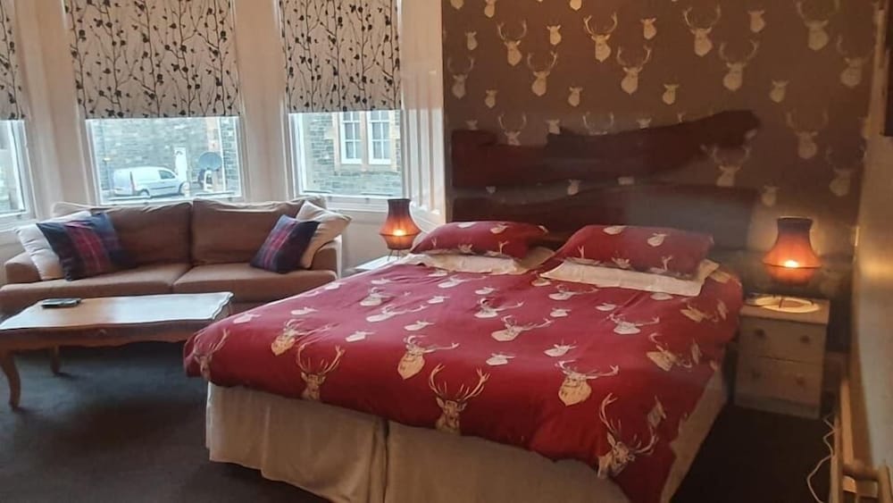 Фото The Neidpath Inn