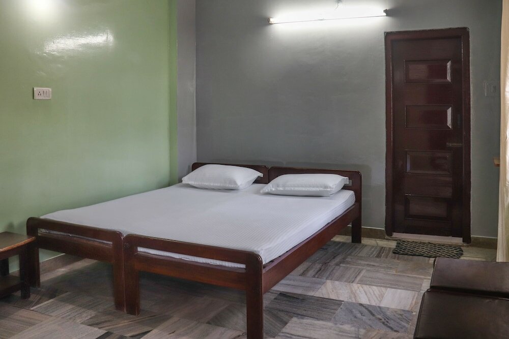 Фото Spot On 49477 Hotel Galaxy