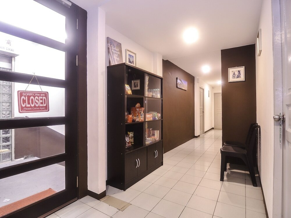 Фото Oyo 89465 Golden Lounge