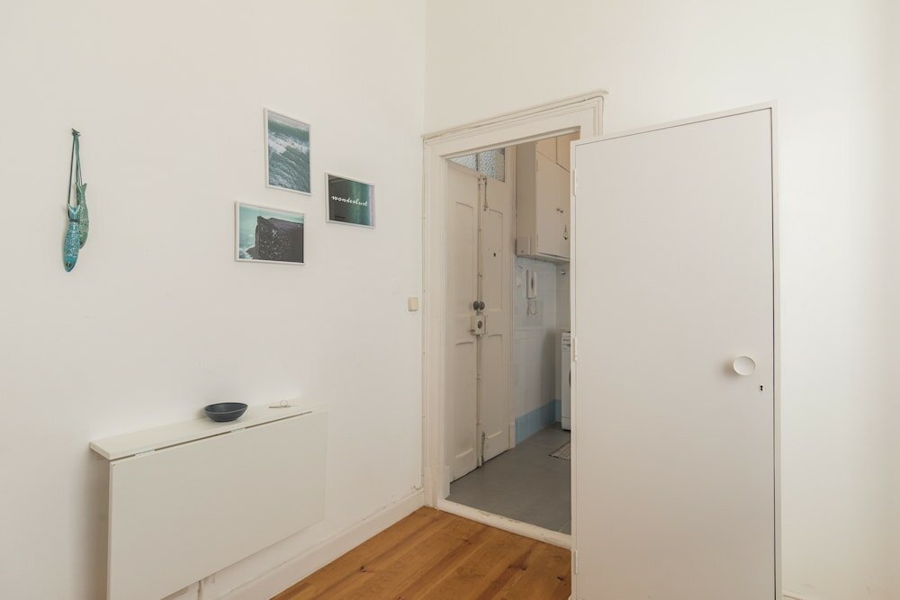 Фото Sunny & Quiet Lisbon Apartment