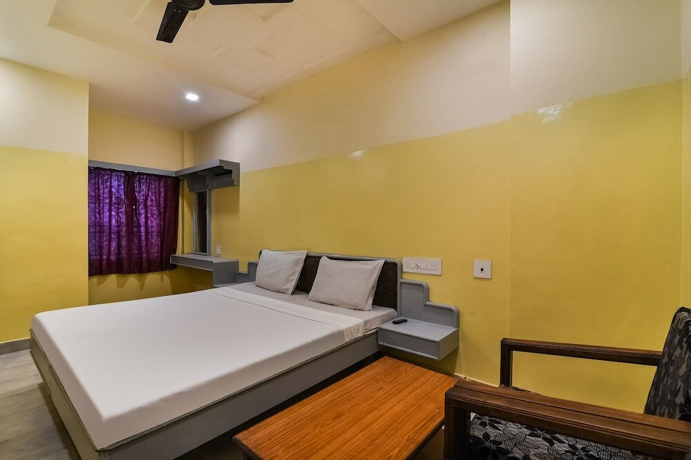 Фото Spot On 41643 Karthik International