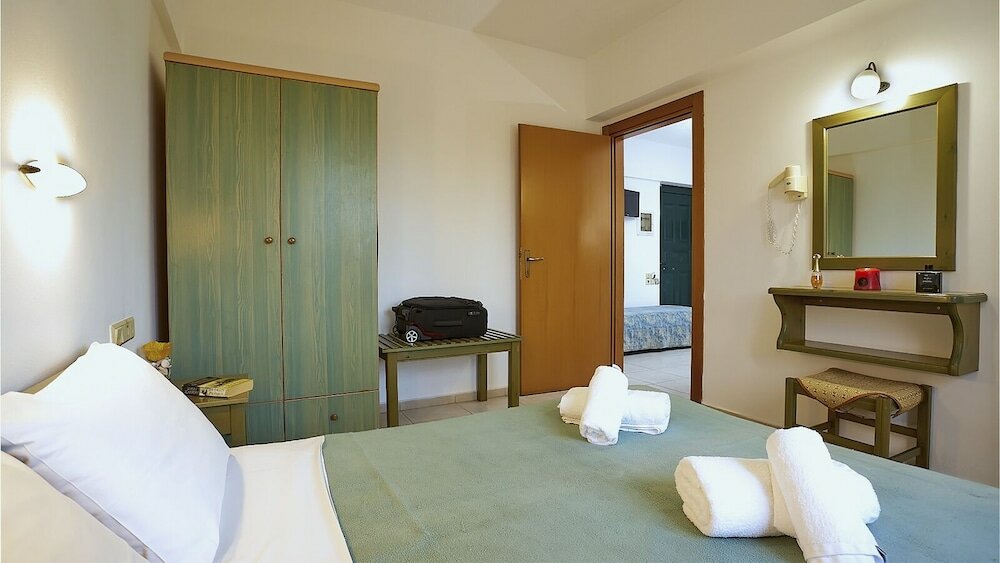 Фото Dionysos Apartments & Studios