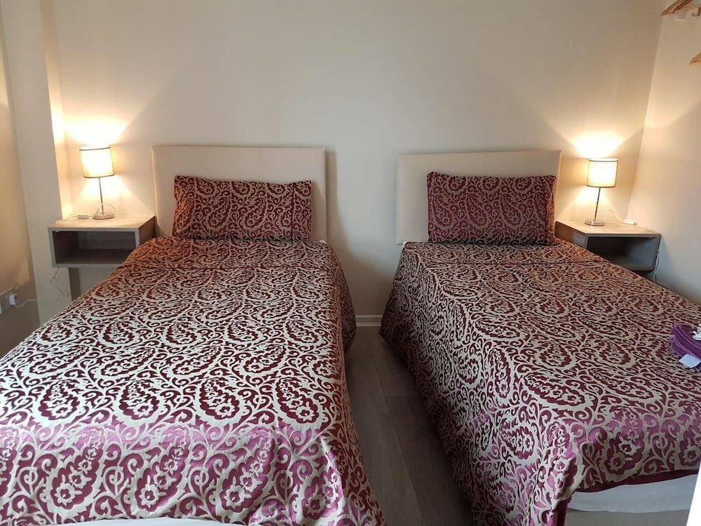 Фото Chamberlain Too