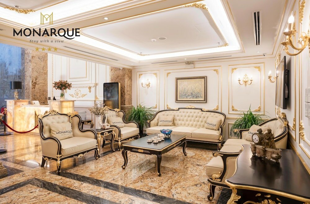 Фото Monarque Hotel