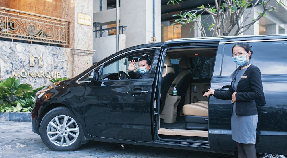 Фото Monarque Hotel