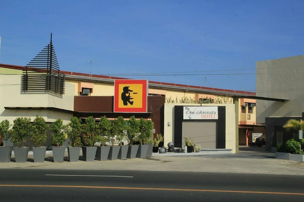 Hotel One Serenata Hotel Bacao, Province of Cavite, photo