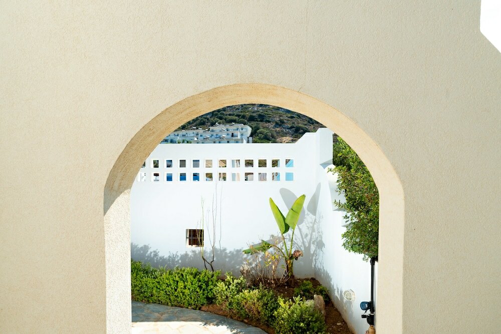 Фото Okirroi Villas