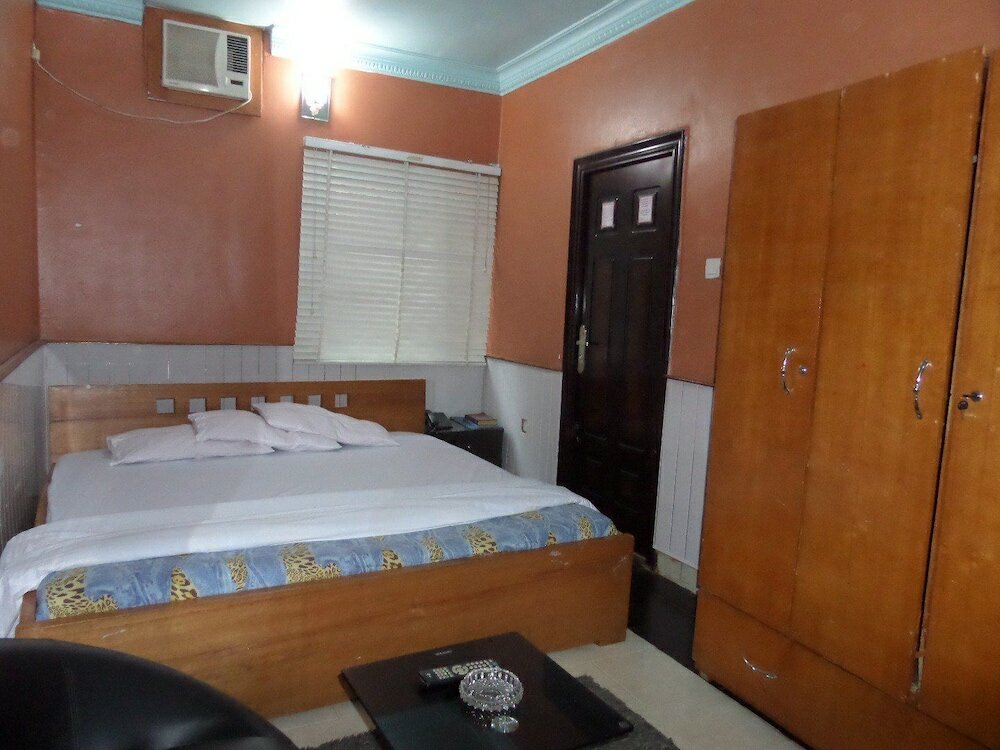 Фото The Baywaters Suites