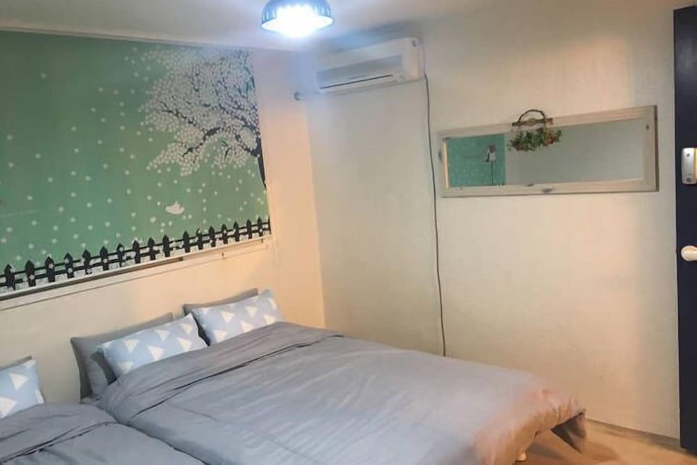 Фото Kiki House 2 Hongdae Stn