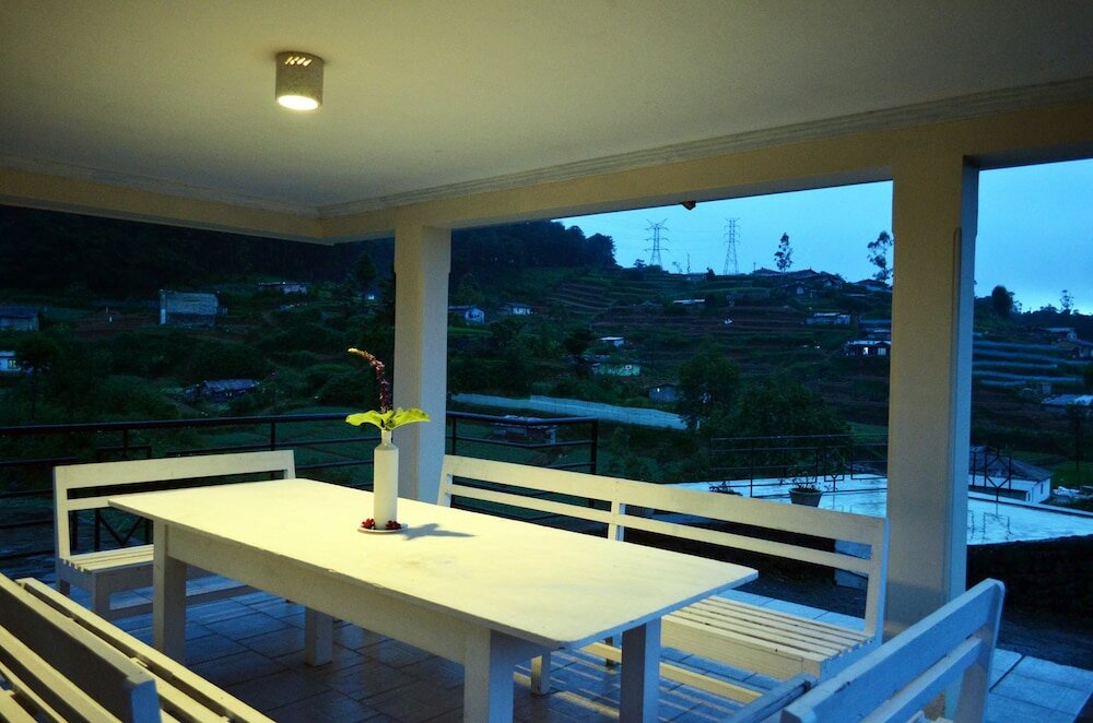 Фото HillCrest Villa