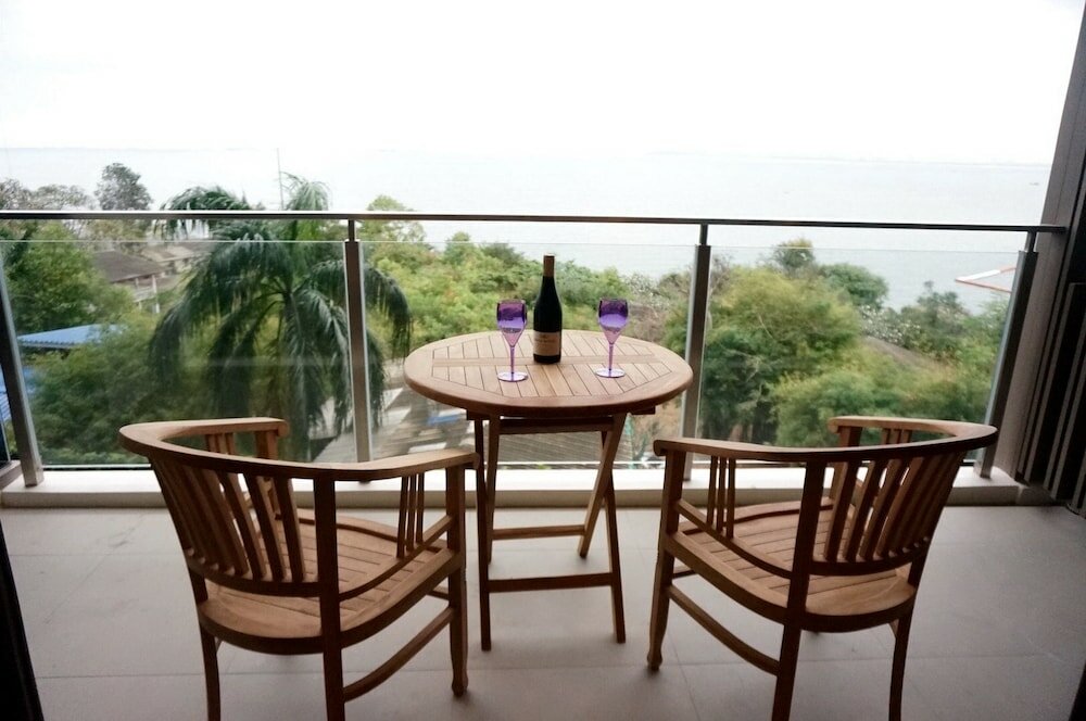 Фото Beachfront Sea View Baan Plai Haad