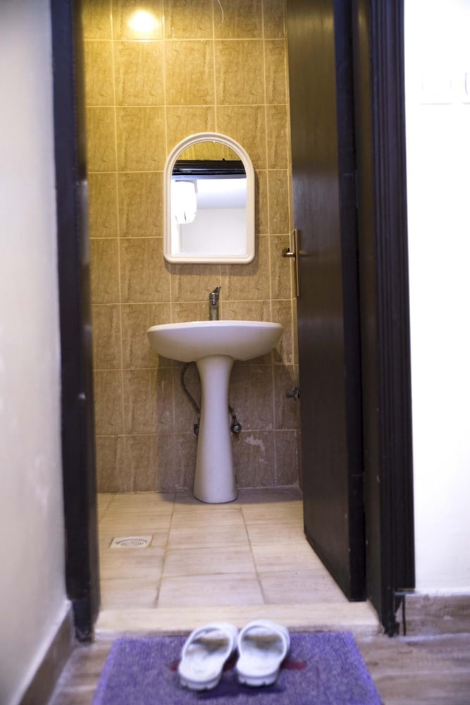 Фото Al Eairy Furnished Apartments Qassim 4