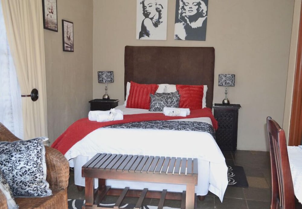 Фото Ikhanda Guesthouse