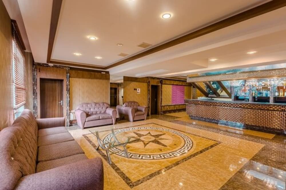 Фото The Grand Hill Hotel